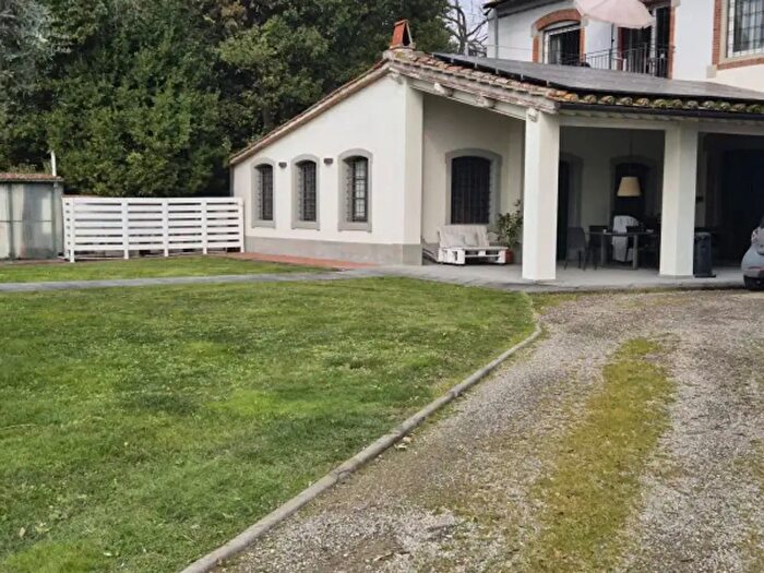Casa con 6 locali in vendita in Firenze