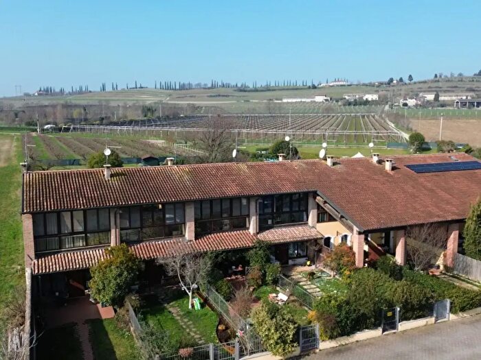 Casa trilocale in vendita in Villafranca Di Verona