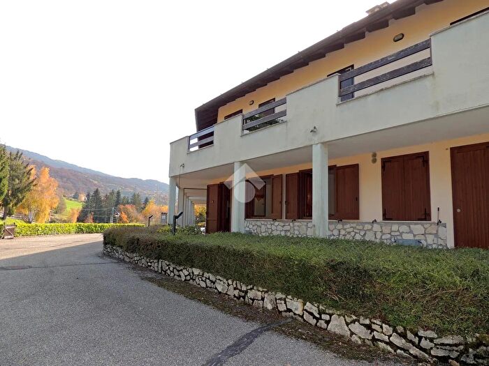 Appartamento trilocale in vendita in Via Prada, Brenzone