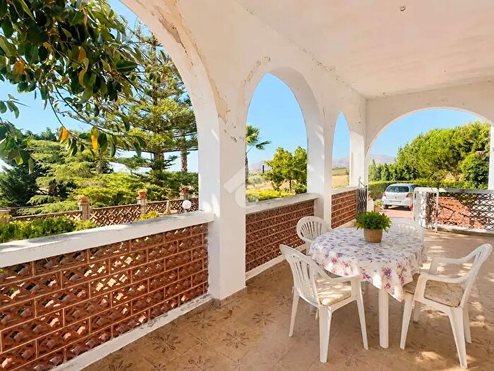 Casa con 5 locali in vendita in Contrada Grassuri, Monreale