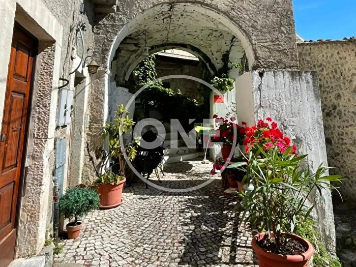 Appartamento trilocale in vendita in Via Castello, Pretoro