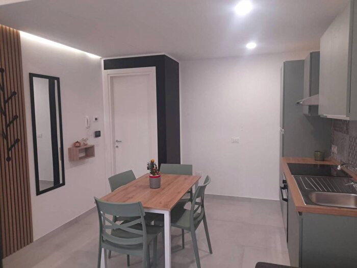 Appartamento trilocale in affitto in Via Gran Sasso, Centro, Rozzano