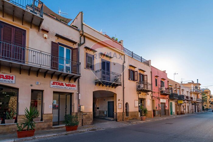 Appartamento quadrilocale in vendita in Via Consolare, Bagheria