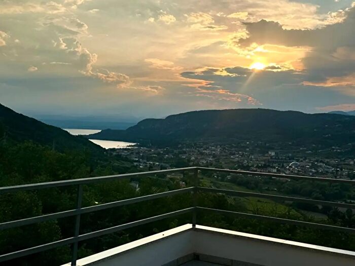 Appartamento bilocale in vendita in Via Boffenigo, Costermano