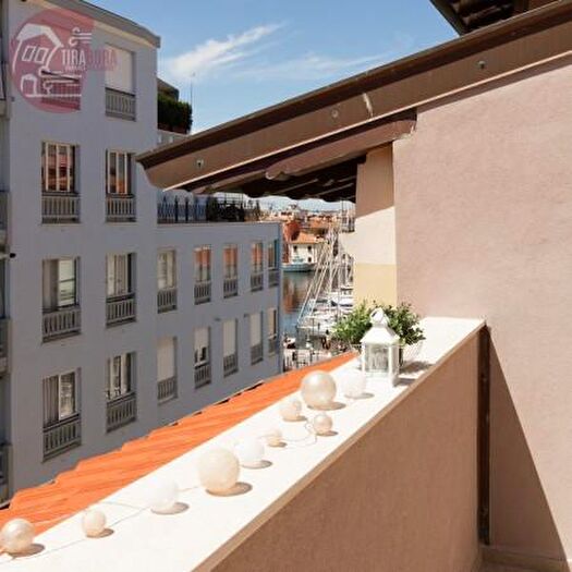 Appartamento quadrilocale in vendita in Via Francesco Morosini, Grado