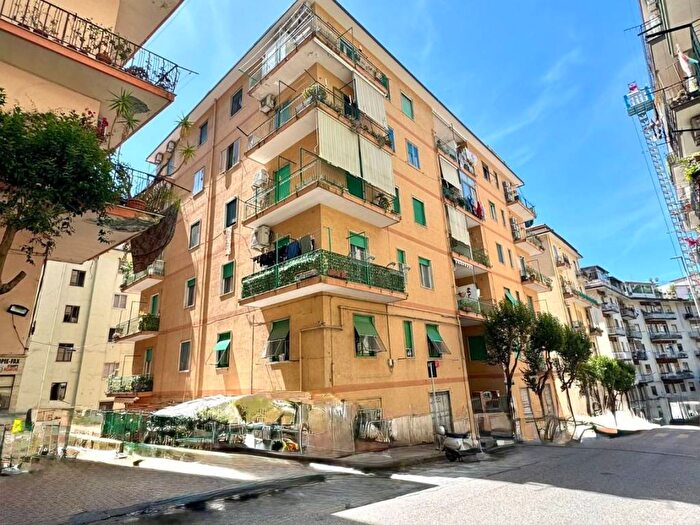 Appartamento trilocale in affitto in Via Salvatore Calenda, Carmine Alto, Salerno