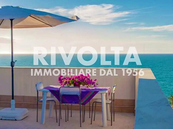 Appartamento trilocale in vendita in Via dell'Etruria, Santa Marinella