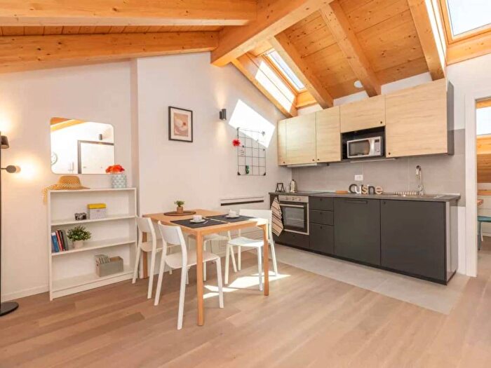 Appartamento monolocale in affitto in Via Vespri Siciliani, Giambellino, Milano