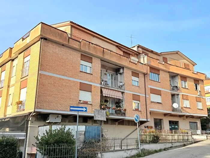 Appartamento con 5 locali in vendita in Via Strampelli, Rieti