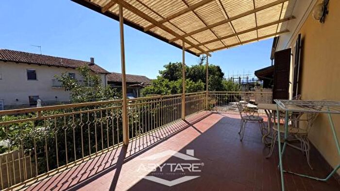 Casa quadrilocale in vendita in Frazione Ceretto, Carignano