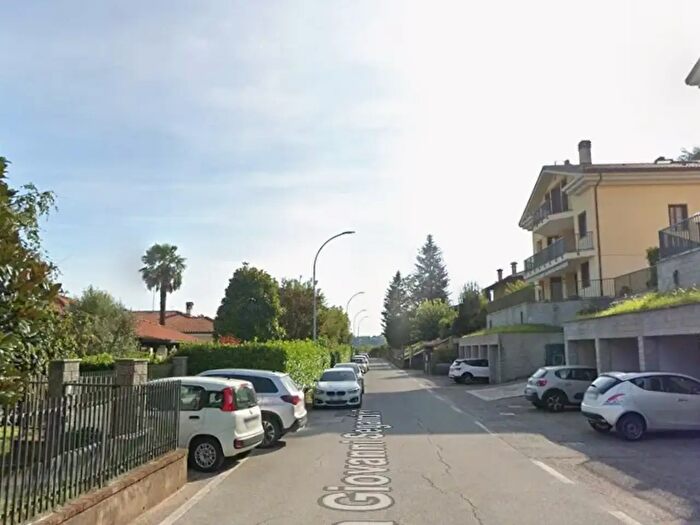 Appartamento bilocale in affitto in Via Giovanni Segantini, Merone