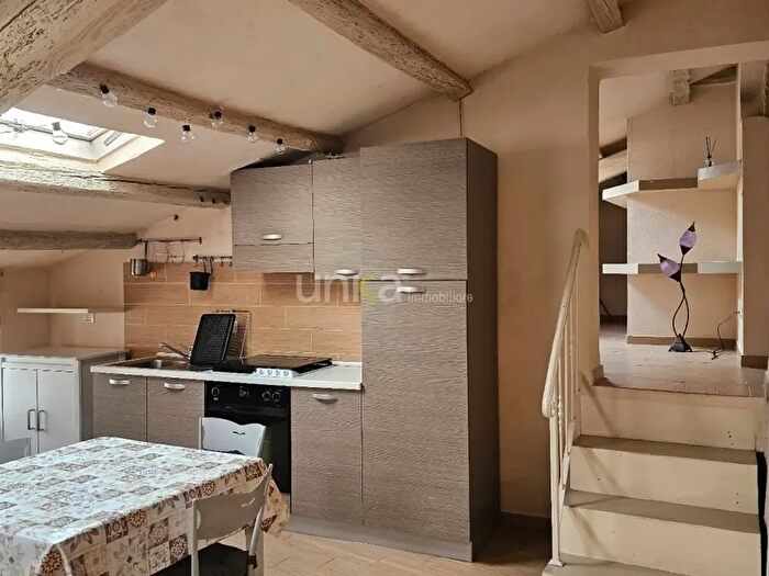 Appartamento trilocale in affitto in Via Roccabella, Jesi