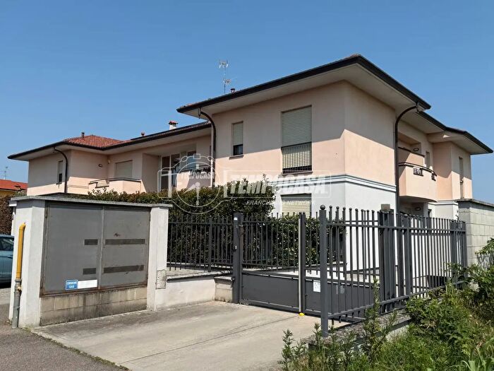 Appartamento trilocale in vendita in Via l Pirandello, Dairago