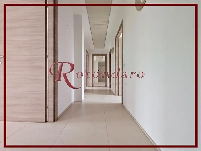 Appartamento quadrilocale in affitto in Via Felice Cavallotti, Milano