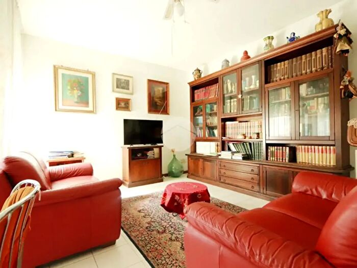 Casa quadrilocale in vendita in Via Lago di Garda, Pescara