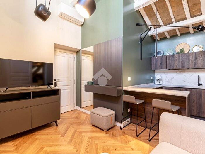 Appartamento trilocale in affitto in Via dei Serviti, Barberini, Roma