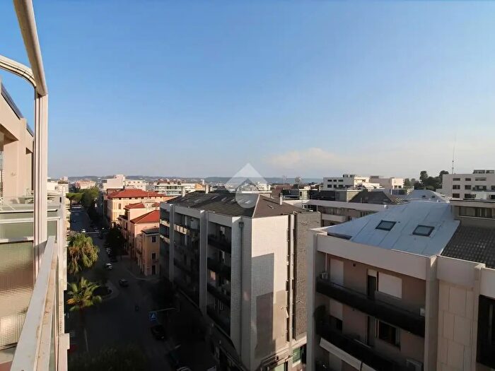 Appartamento quadrilocale in affitto in Viale Giovanni Bovio, Pescara