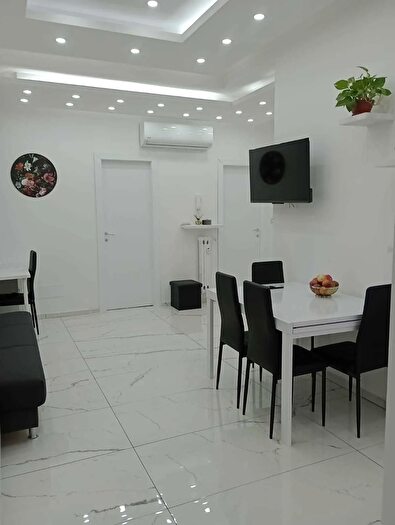 Appartamento trilocale in vendita in Via Michele Amari, Torino