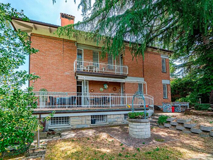 Casa con 7 locali in vendita in Via Fratelli dall'Olio, Pianoro