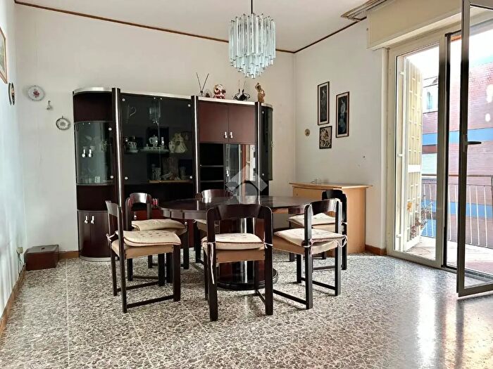 Appartamento trilocale in vendita in Via Arturo Labriola, Giugliano In Campania