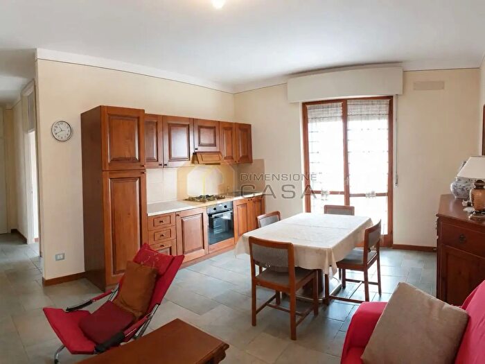 Appartamento trilocale in vendita in Via Sarca, Desenzano Del Garda