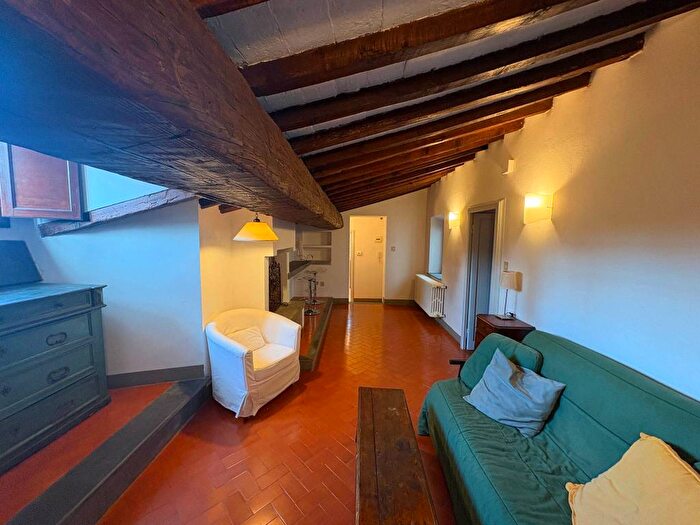 Appartamento bilocale in affitto in Signoria Uffizi, Firenze