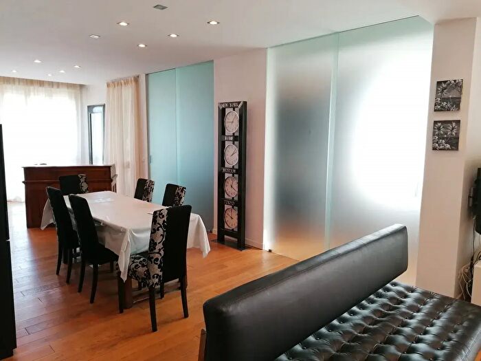 Appartamento con 5 locali in affitto in Viale Alessandro Tassoni, Modena