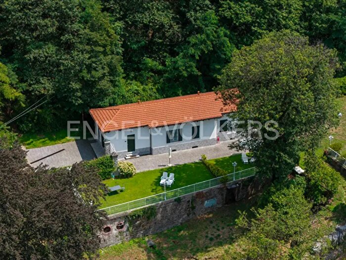 Casa bilocale in affitto in Via Vecchia Miasino, Orta San Giulio