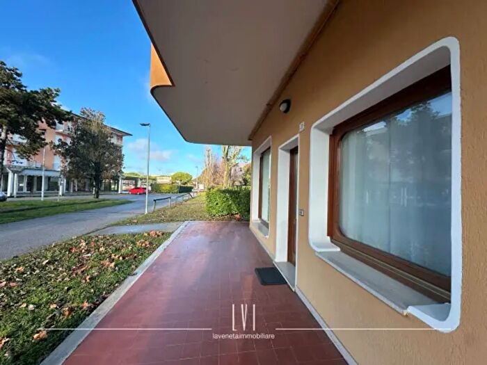 Appartamento trilocale in vendita in Viale delle Pecore, Caorle