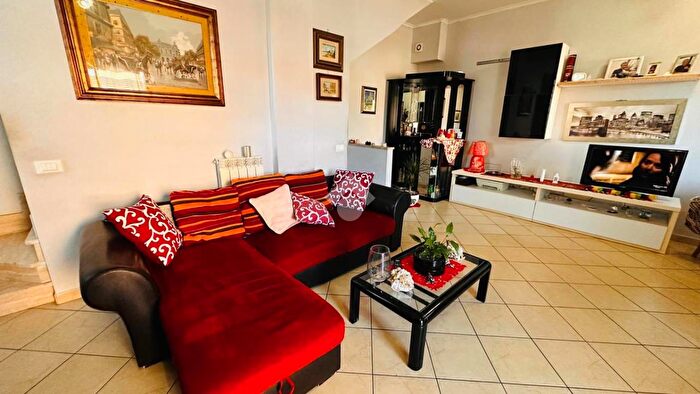 Casa con 6 locali in vendita in Villa Via Francecso Donati, Roma