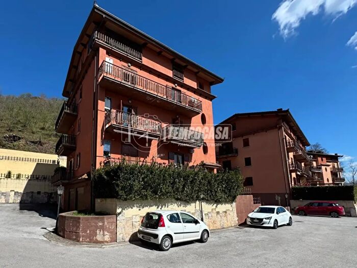 Appartamento trilocale in affitto in Via De Santis, Monteforte Irpino