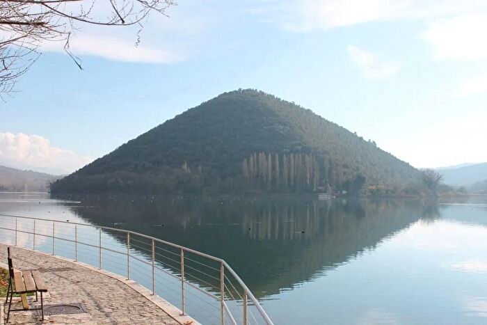 Appartamento in affitto in Bilocale Piediluco Via di Mezzo, Terni