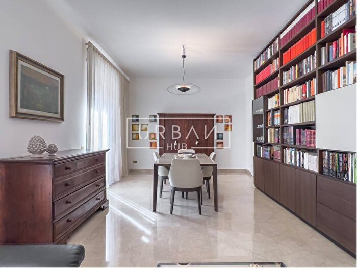 Appartamento con 6 locali in vendita in Piazza Aurelio Saffi, Centro Storico, Forlì