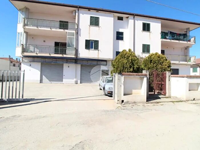 Appartamento trilocale in vendita in Via Stazione, Montalto Uffugo