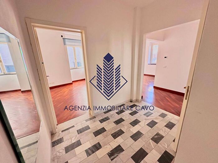 Appartamento trilocale in affitto in Via Aprile, Centro Città, Genova