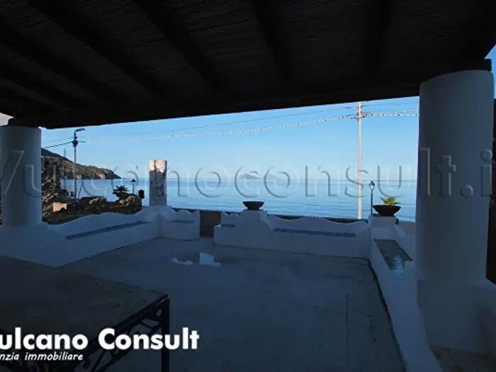 Casa con 6 locali in vendita in Via Marina Garibaldi, Lipari