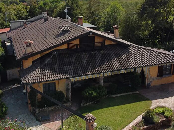 Casa con 7 locali in vendita in Via Monsignor Giuseppe Bolla, Moncalvo