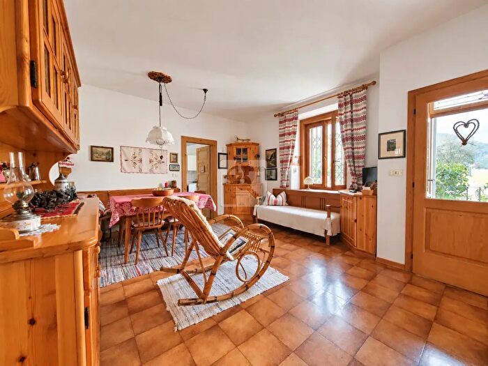 Appartamento con 5 locali in vendita in Villa di Bleggio, Comano Terme