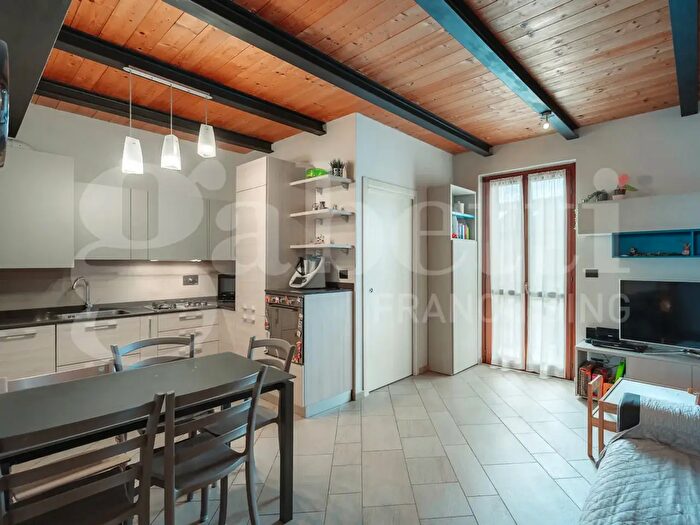 Appartamento trilocale in vendita in Stradale Baudenasca, Pinerolo