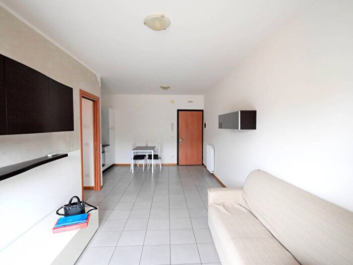 Appartamento trilocale in affitto in Via Firenze, Centro, Noventa di Piave