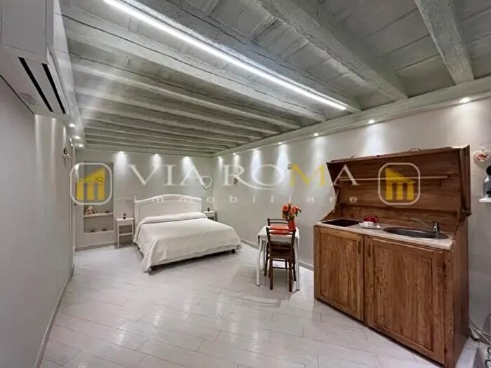 Appartamento monolocale in vendita in Lucca
