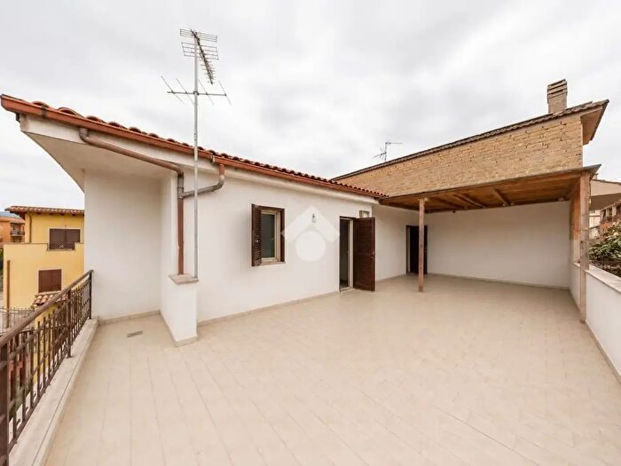 Appartamento trilocale in vendita in Via Casilina, Roma