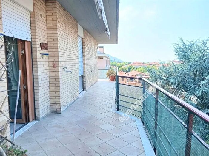 Appartamento con 5 locali in vendita in Massa