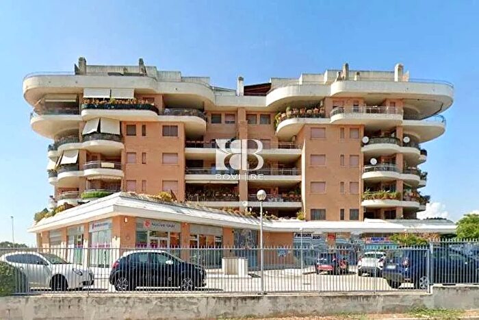 Appartamento trilocale in vendita in Via Giacomo Peroni RomaSettecamini, Roma