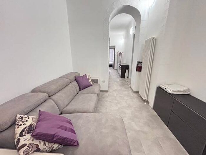 Appartamento trilocale in affitto in Via Amatore Antonio Sciesa, Montenero, Milano