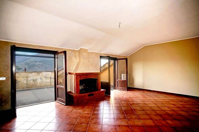 Appartamento con 7 locali in vendita in Sora Frosinone, Sora