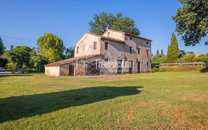 Casa con 6 locali in vendita in Via Arceviese, Senigallia