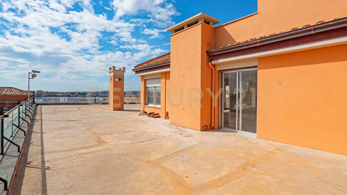 Appartamento con 8 locali in vendita in Via dellOlmata, Roma