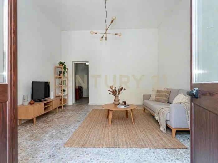 Casa trilocale in vendita in Via Giuseppe Garibaldi, Viagrande