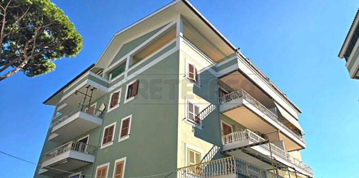 Appartamento trilocale in vendita in Largo Saturno, Ladispoli